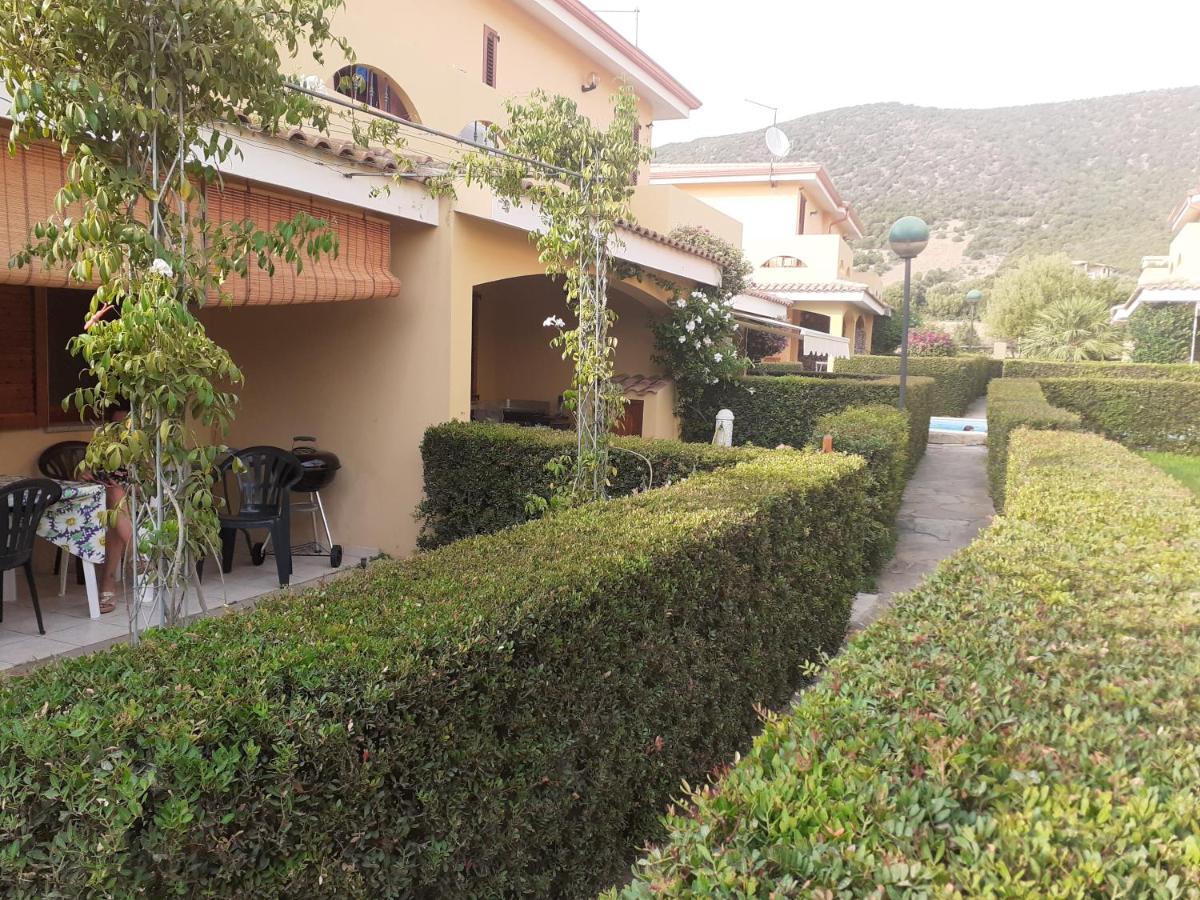 Villa Su Due Livelli Super Accessoriata Sant'Anna Arresi Eksteriør billede