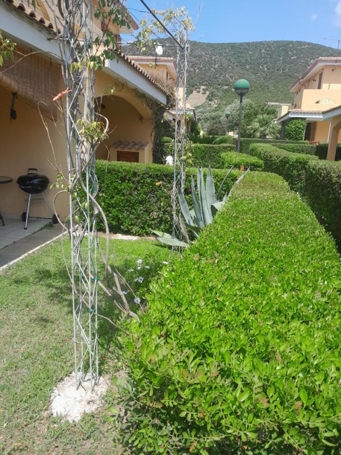 Villa Su Due Livelli Super Accessoriata Sant'Anna Arresi Eksteriør billede